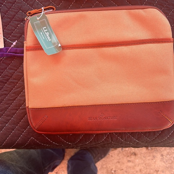 L.L. Bean signature tech bag - Picture 2 of 4